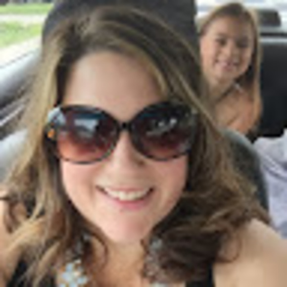 Meet your Posher, Andrea - Picture 1 of 1